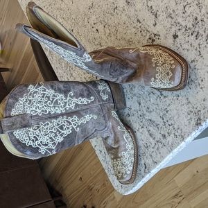 Corral embroidered square toe boots